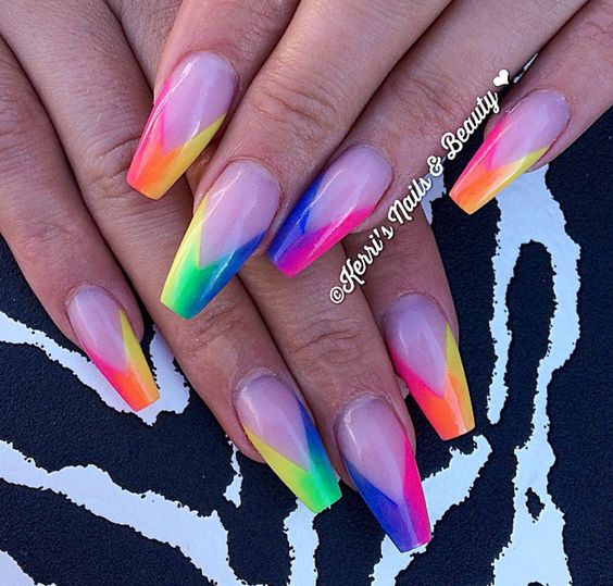 Multicolor nails 