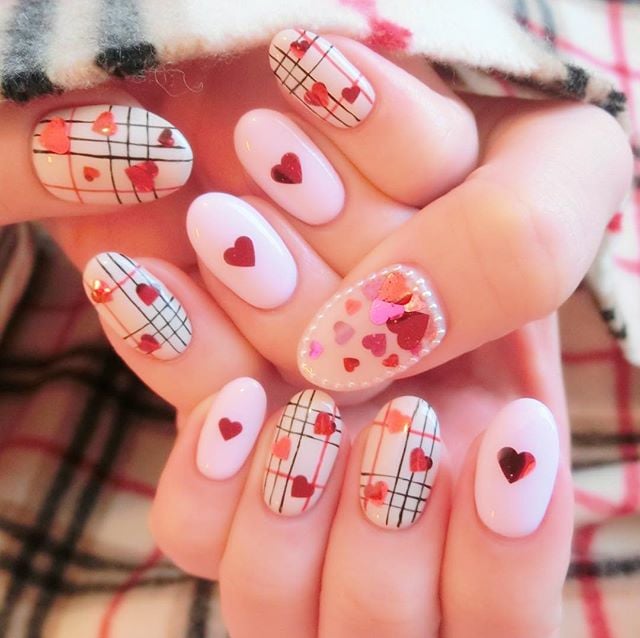 cookie and cream valentine nails design