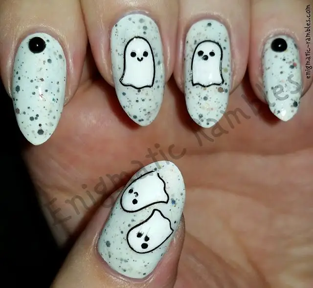 ghost halloween nails