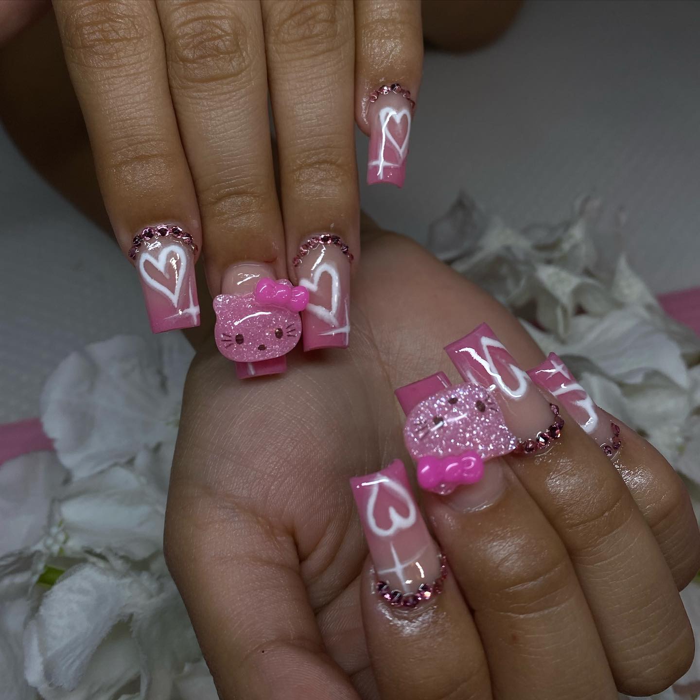 Hello Kitty Cute Pink Nails