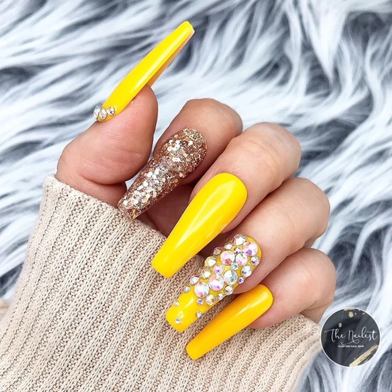 yellow nails25 610x813 1