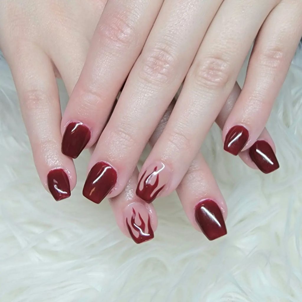 Short Fire Designed Burgundy Polish Nails