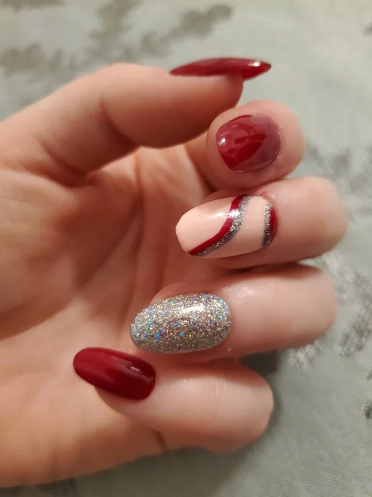 Painted faux Christmas press on nails