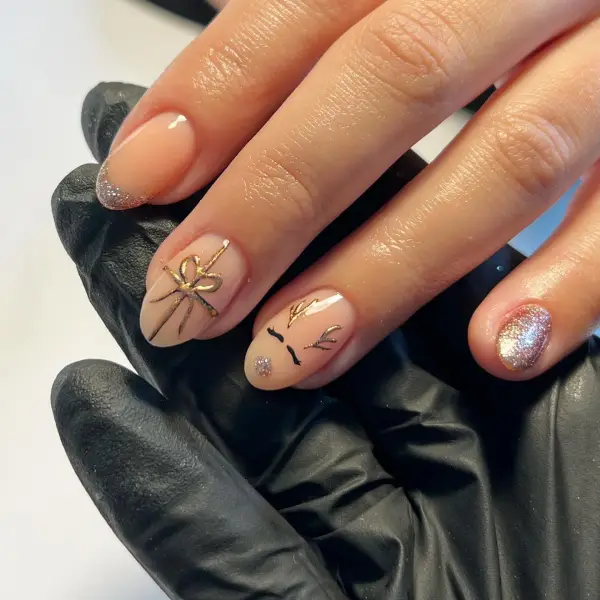 Short silver french tip nails with reindeer design ideas