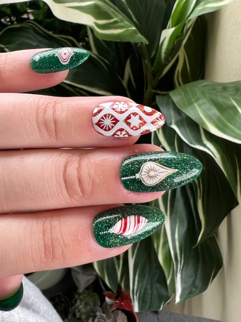 Retro Christmas Press On Nails