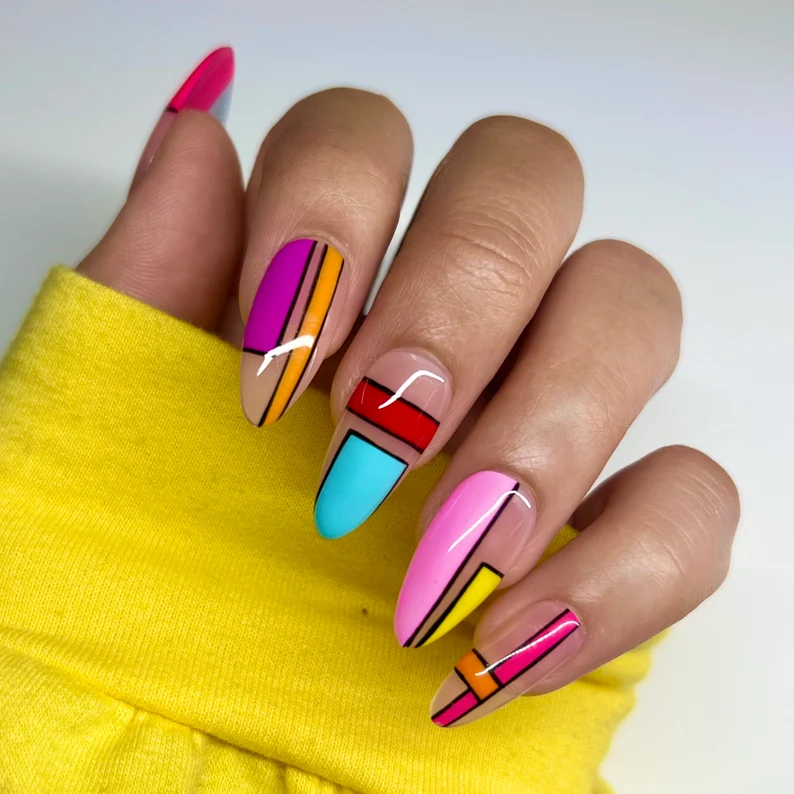 Geometric Short Exotic Nails