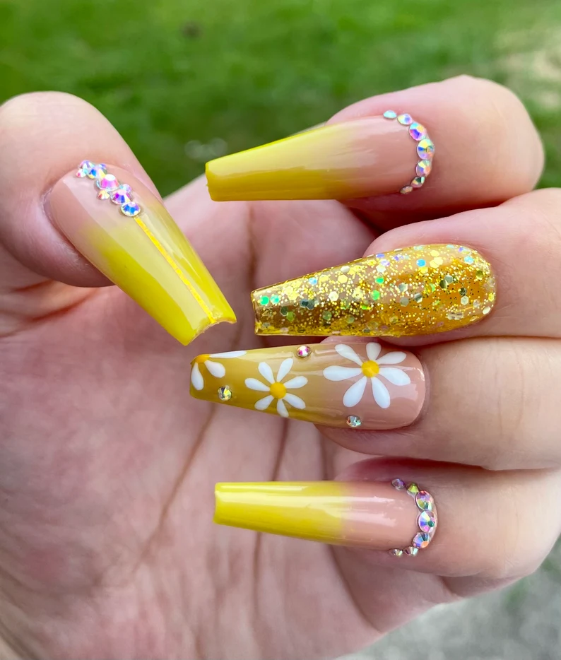 yellow ombré daisy nails-long Exotic Nails