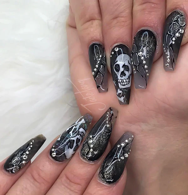 Skull stud coffin long fake Nailart