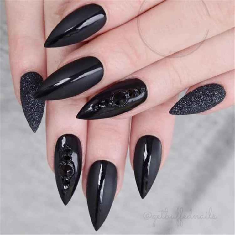 Shiny Pointed Black Fingernails