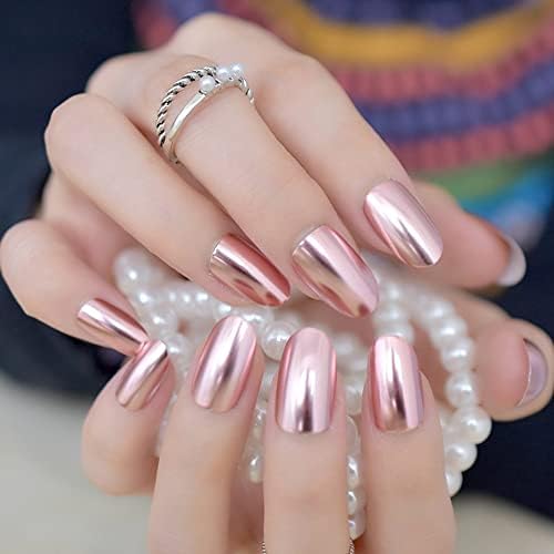 Chrome Illusion: Metallic Mirror for Short Oval Nails