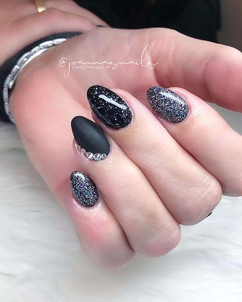 Caviar Dreams: Textured Delights for Short Oval Nails